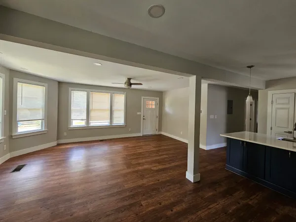 $2,200 | 4 West De Soto Street, Pensacola, FL 32501