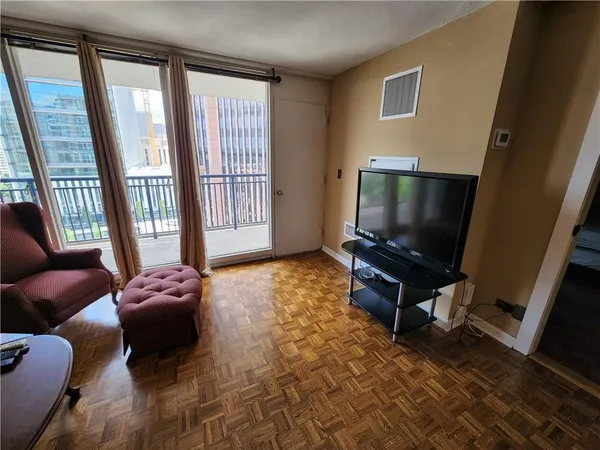 $1,795 | 620 Peachtree Street Northeast, Unit 1011, Atlanta, GA 30308