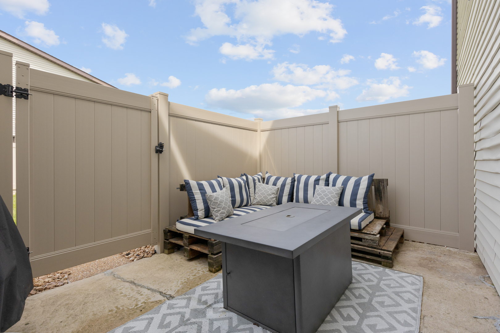 1065 Southgate Road New Lenox, IL 60451 - Photo 11 of 12 a view of a balcony with furniture