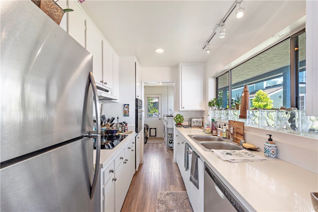 1782 Ocean Way Laguna Beach, CA 92651 - Photo 16 of 27 Upper unit kitchen