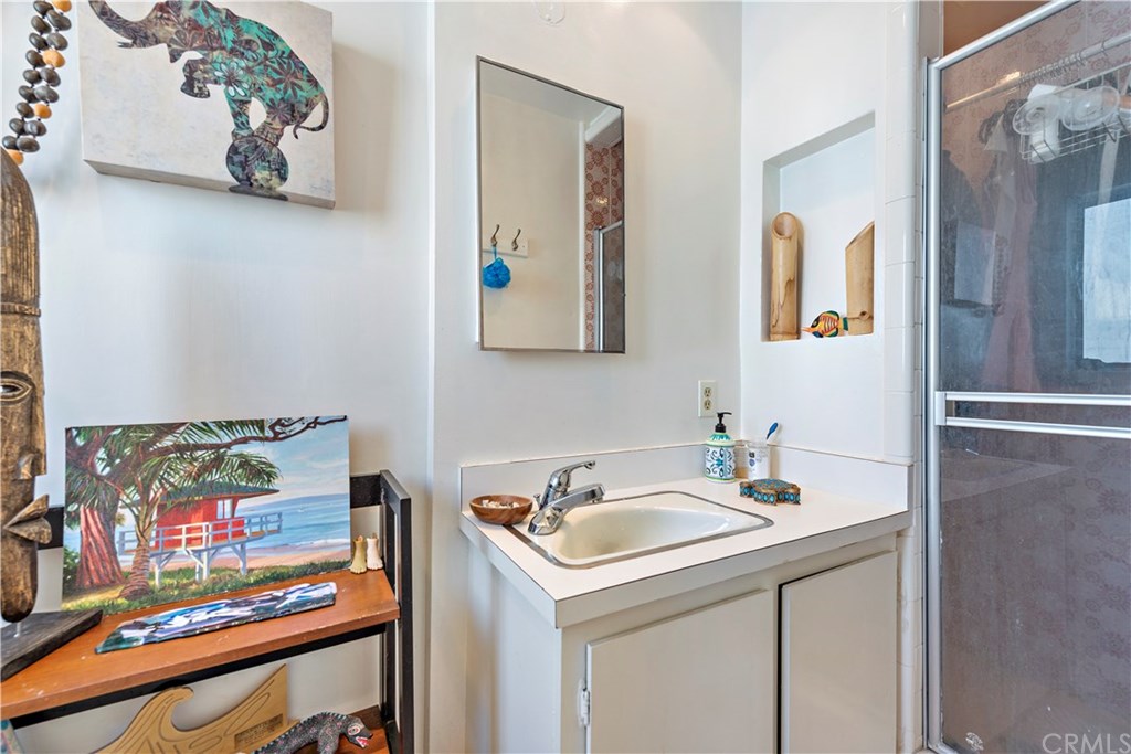 1782 Ocean Way Laguna Beach, CA 92651 - Photo 23 of 27 Bathroom