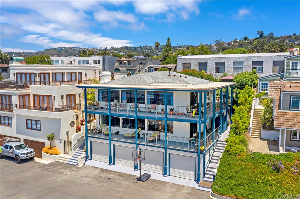 1782 Ocean Way Laguna Beach, CA 92651 - Photo 4 of 27 Two units, 4 one car garages.