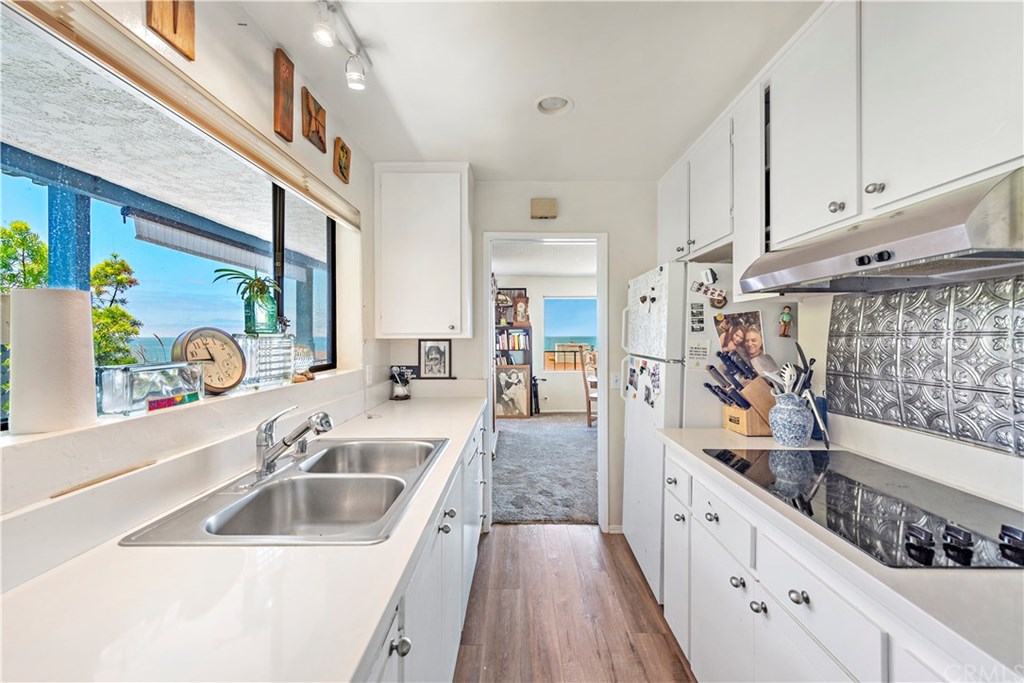 1782 Ocean Way Laguna Beach, CA 92651 - Photo 10 of 27 Kitchen view views.