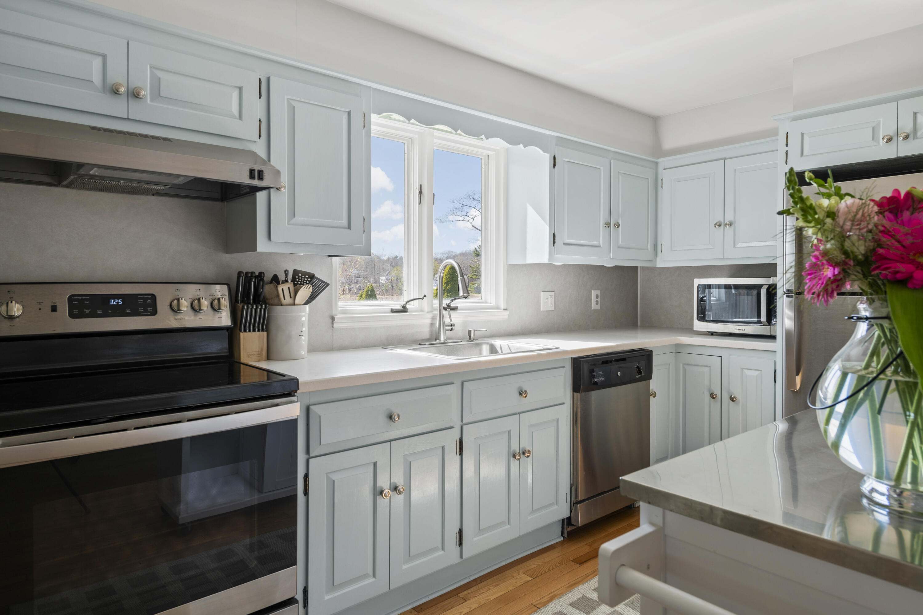 22 Pier Road Kennebunkport, ME 04046 - Photo 18 of 50 16