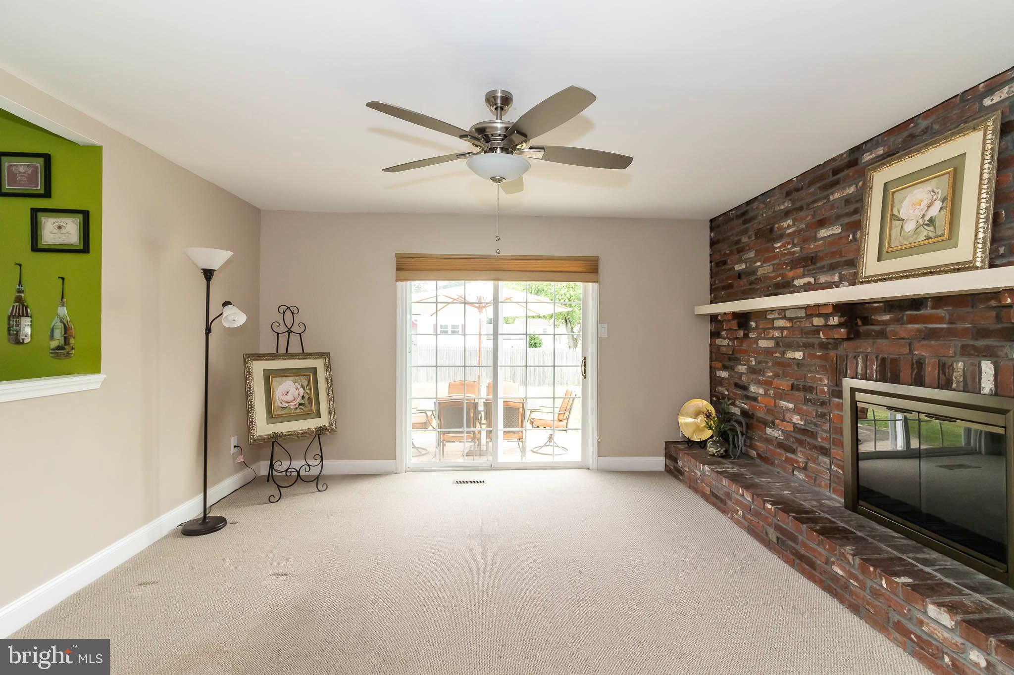 12 Vicksburg Road Clementon, NJ 08021 - Photo 14 of 27 Family Room