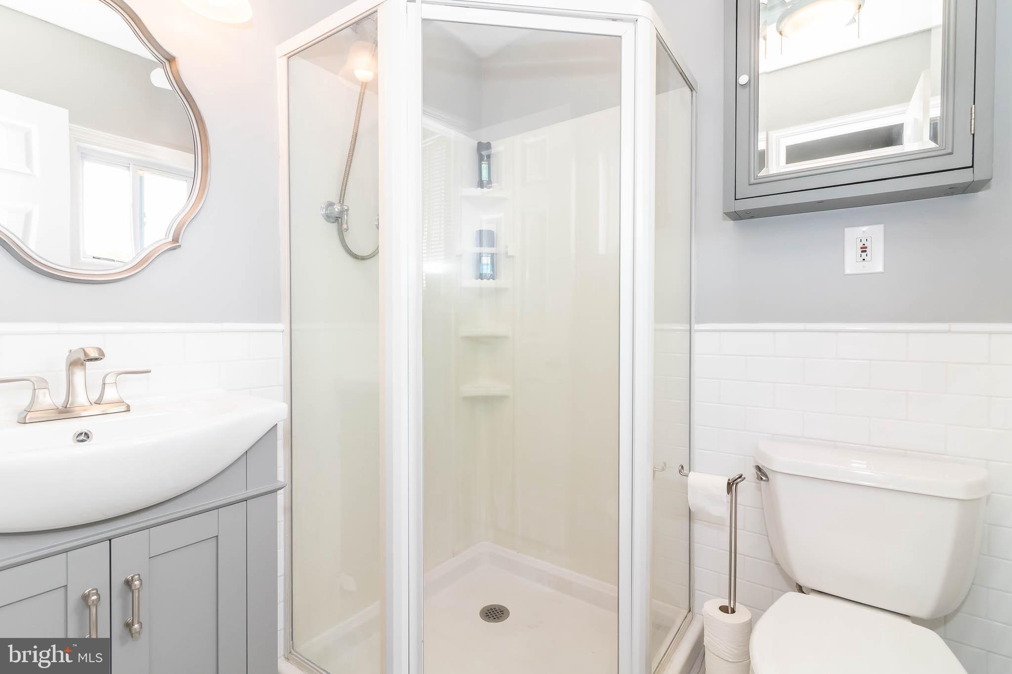 12 Vicksburg Road Clementon, NJ 08021 - Photo 19 of 27 Master Bathroom