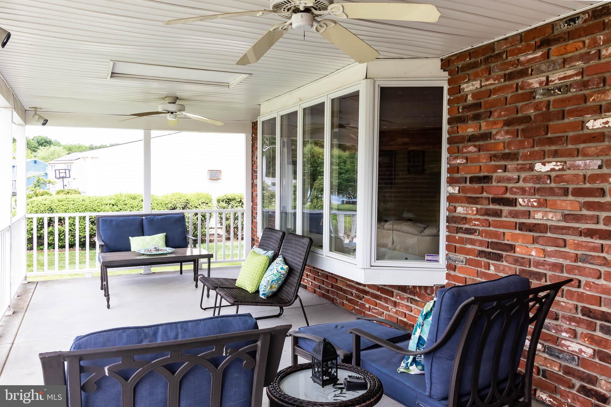 12 Vicksburg Road Clementon, NJ 08021 - Photo 3 of 27 Front Porch