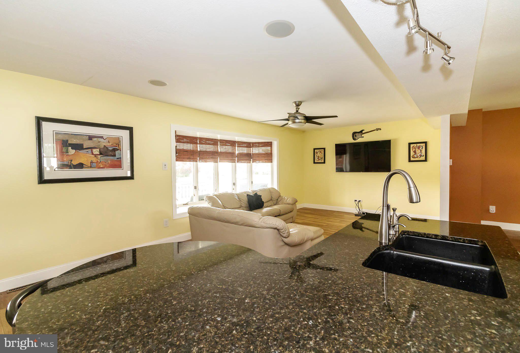 12 Vicksburg Road Clementon, NJ 08021 - Photo 8 of 27 Living Room
