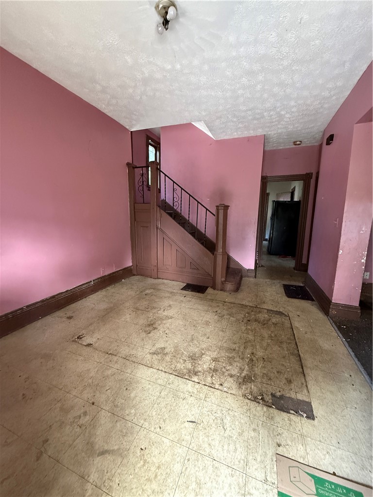 26 Lloyd Street Rochester, NY 14611 - Photo 2 of 16