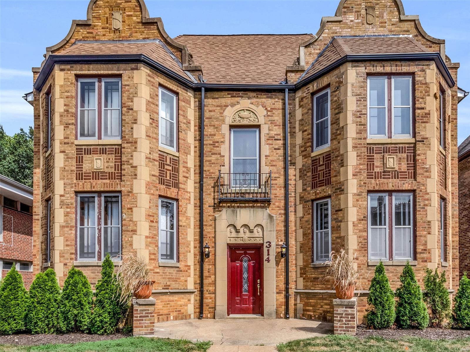 314 South Hanley Road, Unit 1S St. Louis, MO 63105 - Photo 1 of 17