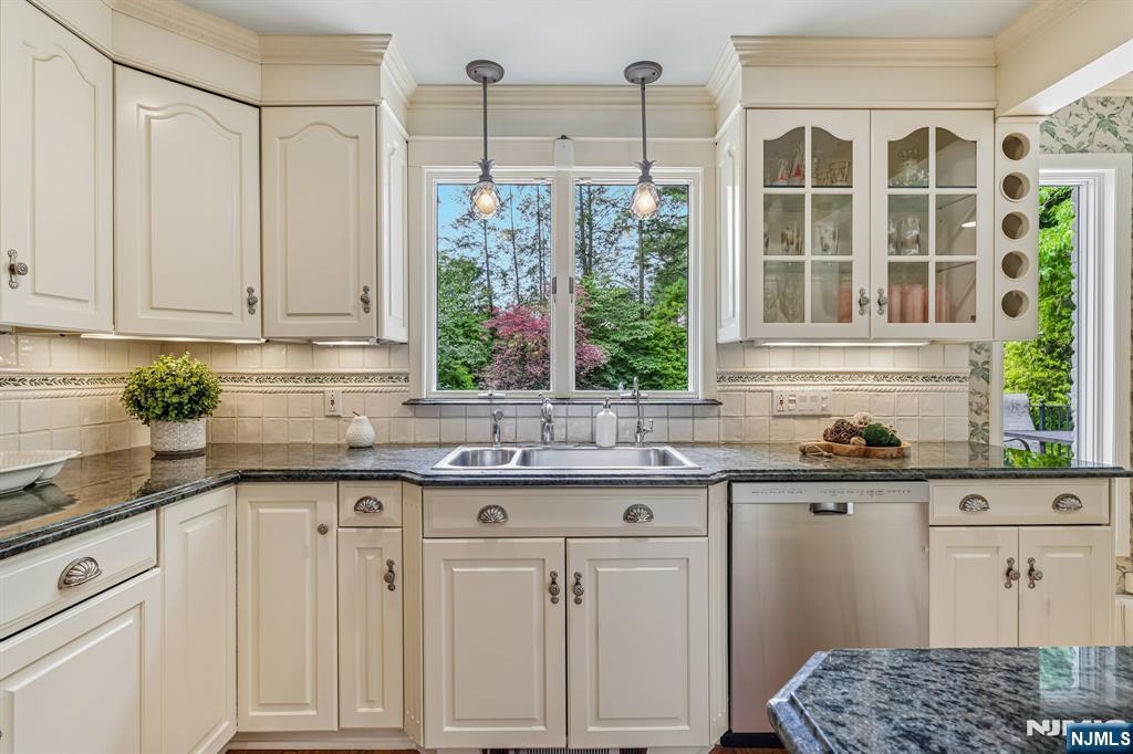 256 Lotte Road Ridgewood, NJ 07450 - Photo 14 of 44