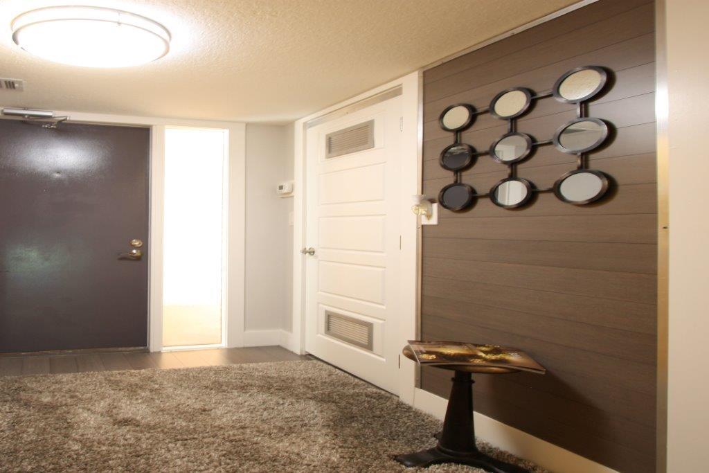 755 Dotterel Road, Unit 1203 Delray Beach, FL 33444 - Photo 4 of 23 Foyer