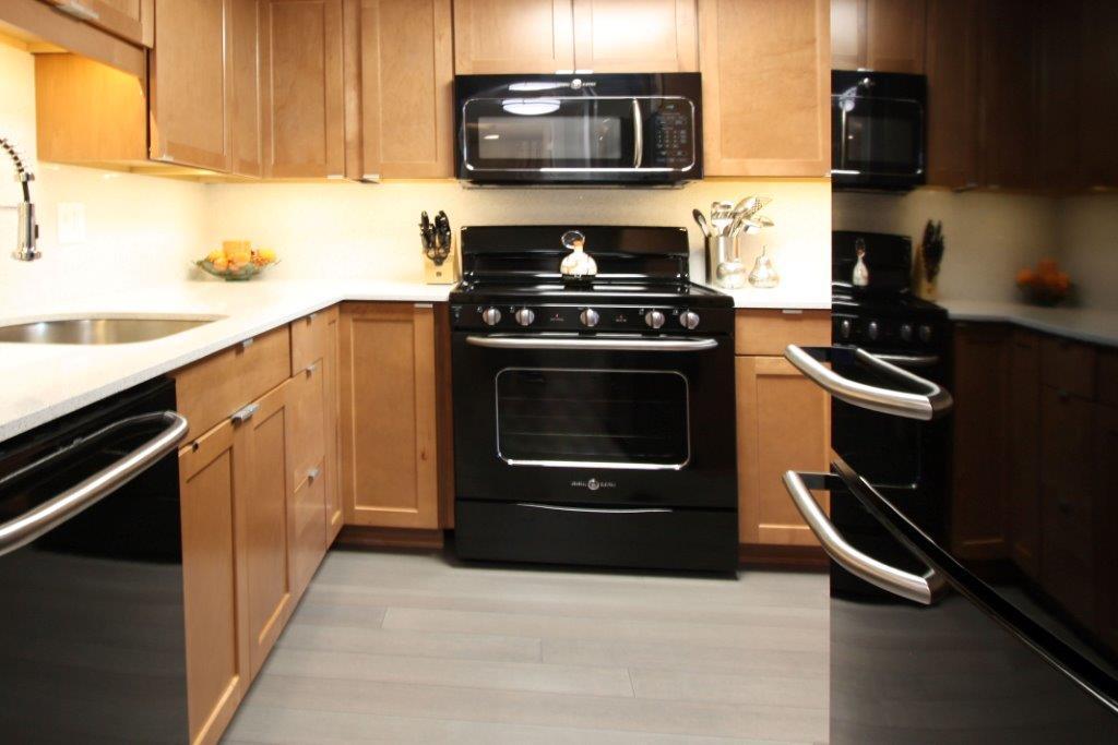 755 Dotterel Road, Unit 1203 Delray Beach, FL 33444 - Photo 6 of 23 Kitchen