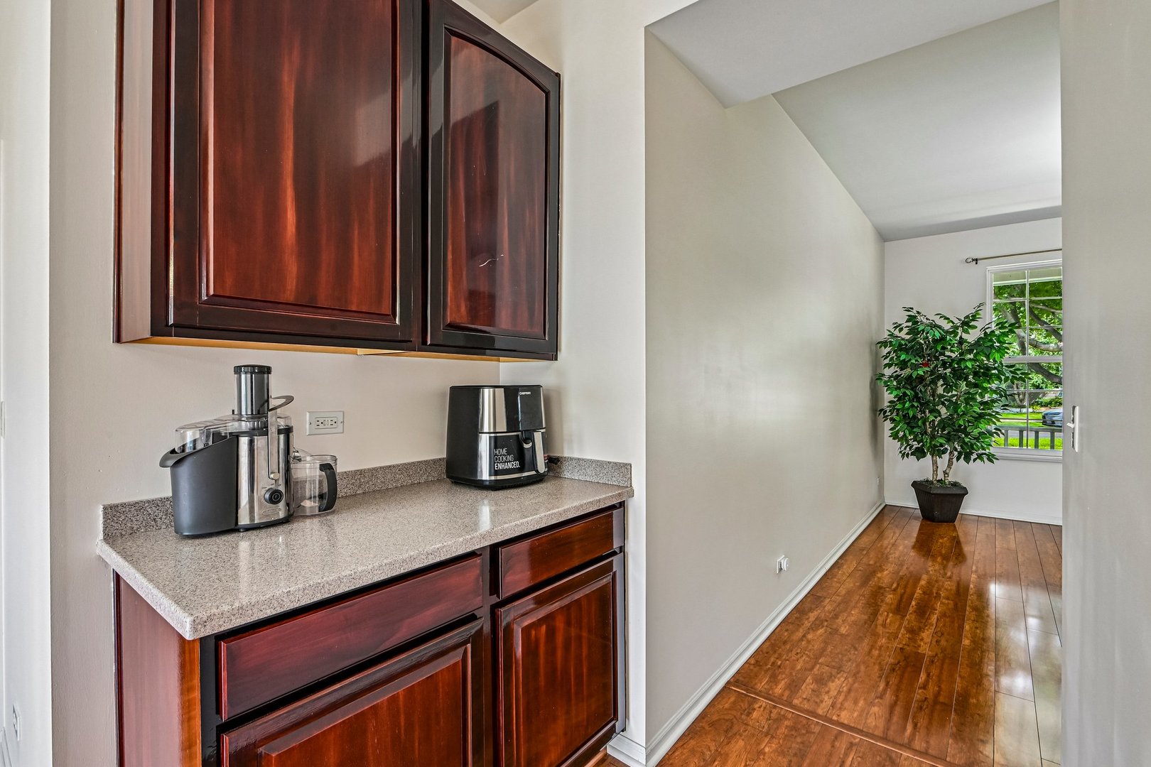 2453 Cushing Lane Aurora, IL 60503 - Photo 10 of 71 Gallery Image 10