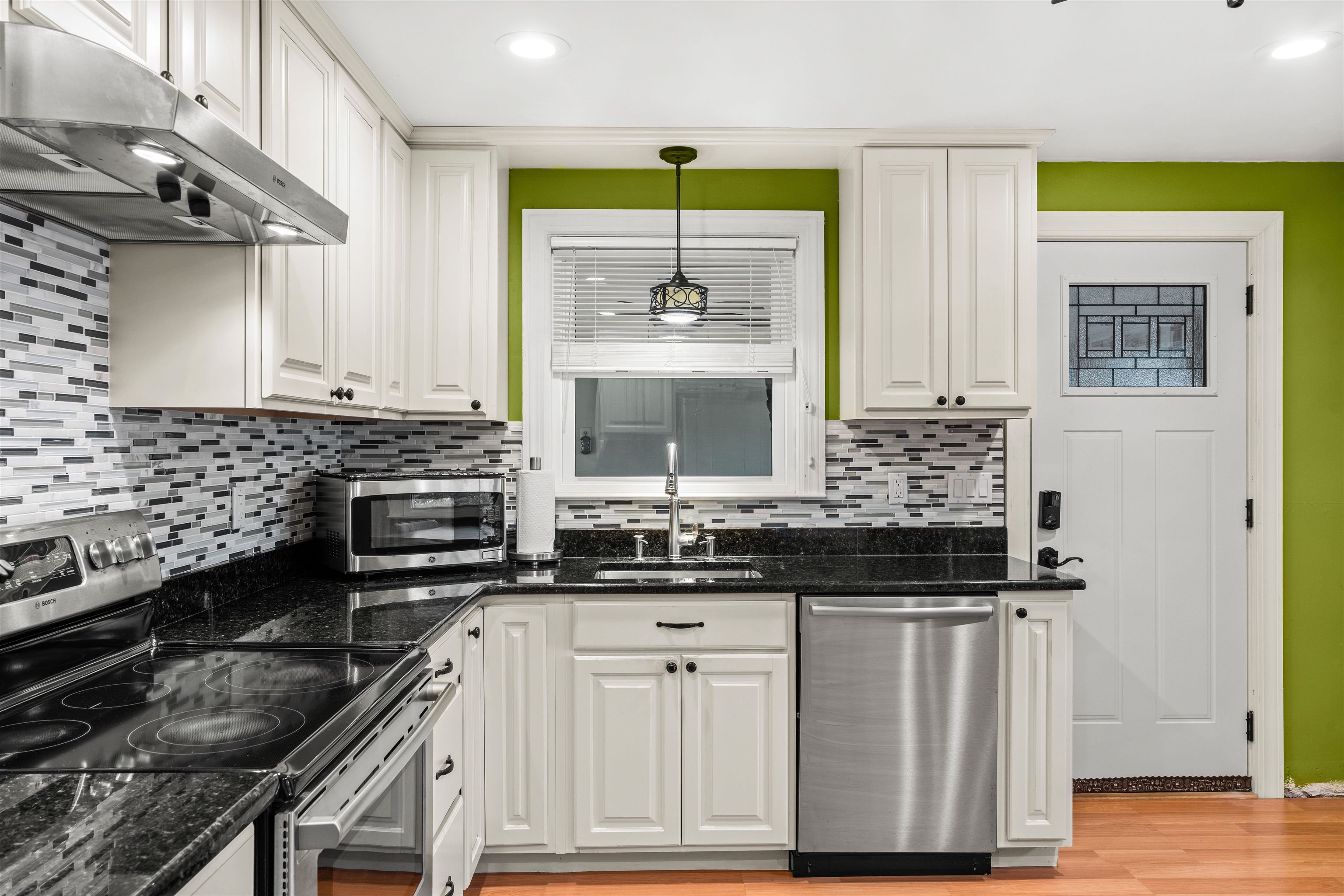 531 Mast Road Goffstown, NH 03045 - Photo 5 of 32 Gallery Image 5