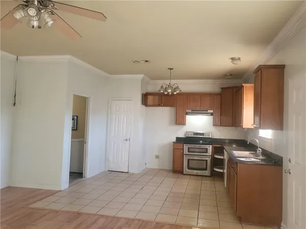 $1,800 | 1148 Lochlomand Drive, Harvey, LA 70058