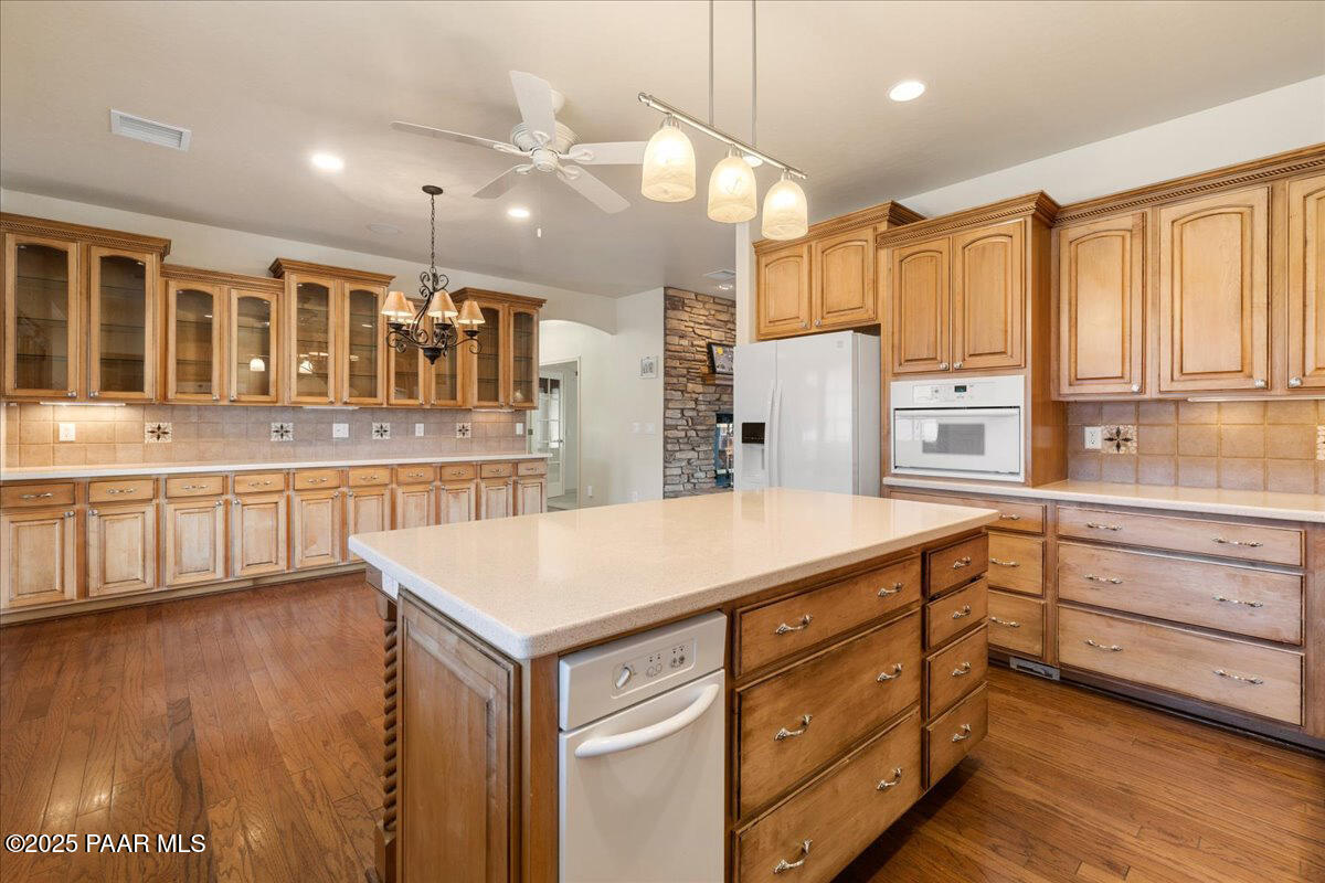 5540 Deer Spring Place Prescott, AZ 86305 - Photo 11 of 46 Kitchen - 5540 Deer Spring Pl