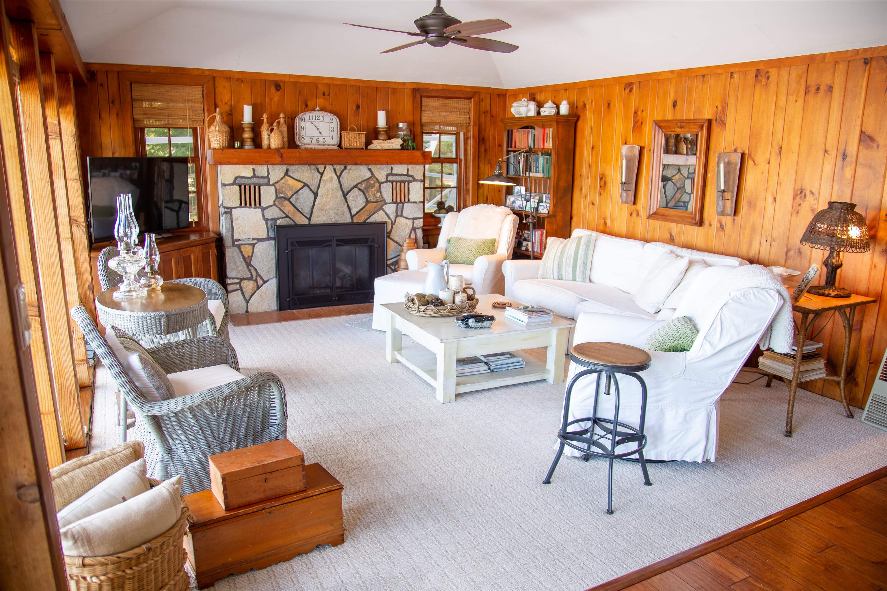 742 Lakewood Road Traverse City, MI 49685 - Photo 32 of 57 1911040-32.JPG