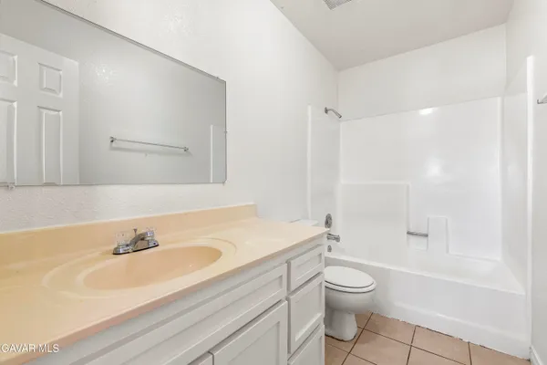 $389,900 | 1822 Park Cir Drive, Lancaster, CA 93535