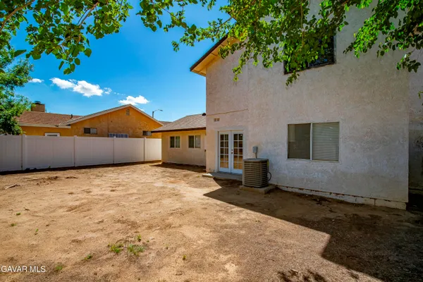 $389,900 | 1822 Park Cir Drive, Lancaster, CA 93535