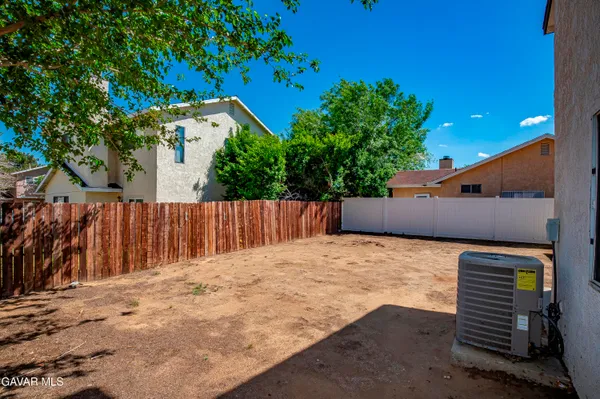 $389,900 | 1822 Park Cir Drive, Lancaster, CA 93535