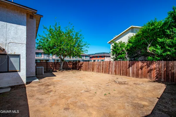 $389,900 | 1822 Park Cir Drive, Lancaster, CA 93535