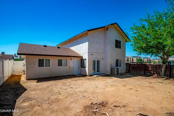 $389,900 | 1822 Park Cir Drive, Lancaster, CA 93535