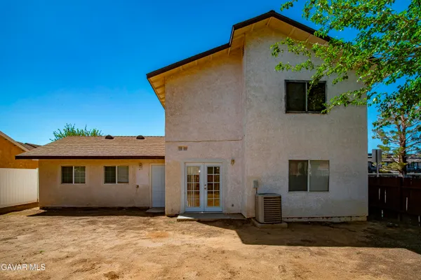 $389,900 | 1822 Park Cir Drive, Lancaster, CA 93535