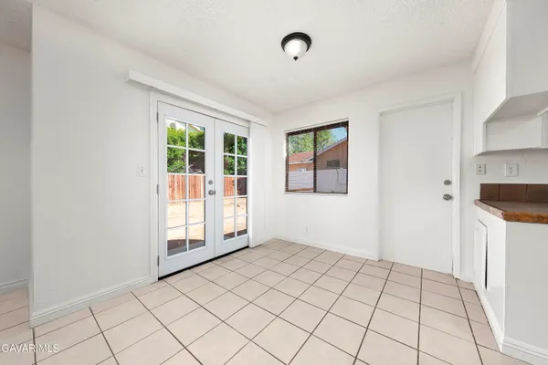 $389,900 | 1822 Park Cir Drive, Lancaster, CA 93535