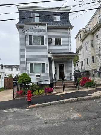 $2,700 | 34 Florence Street, Unit 2, Somerville, MA 02145