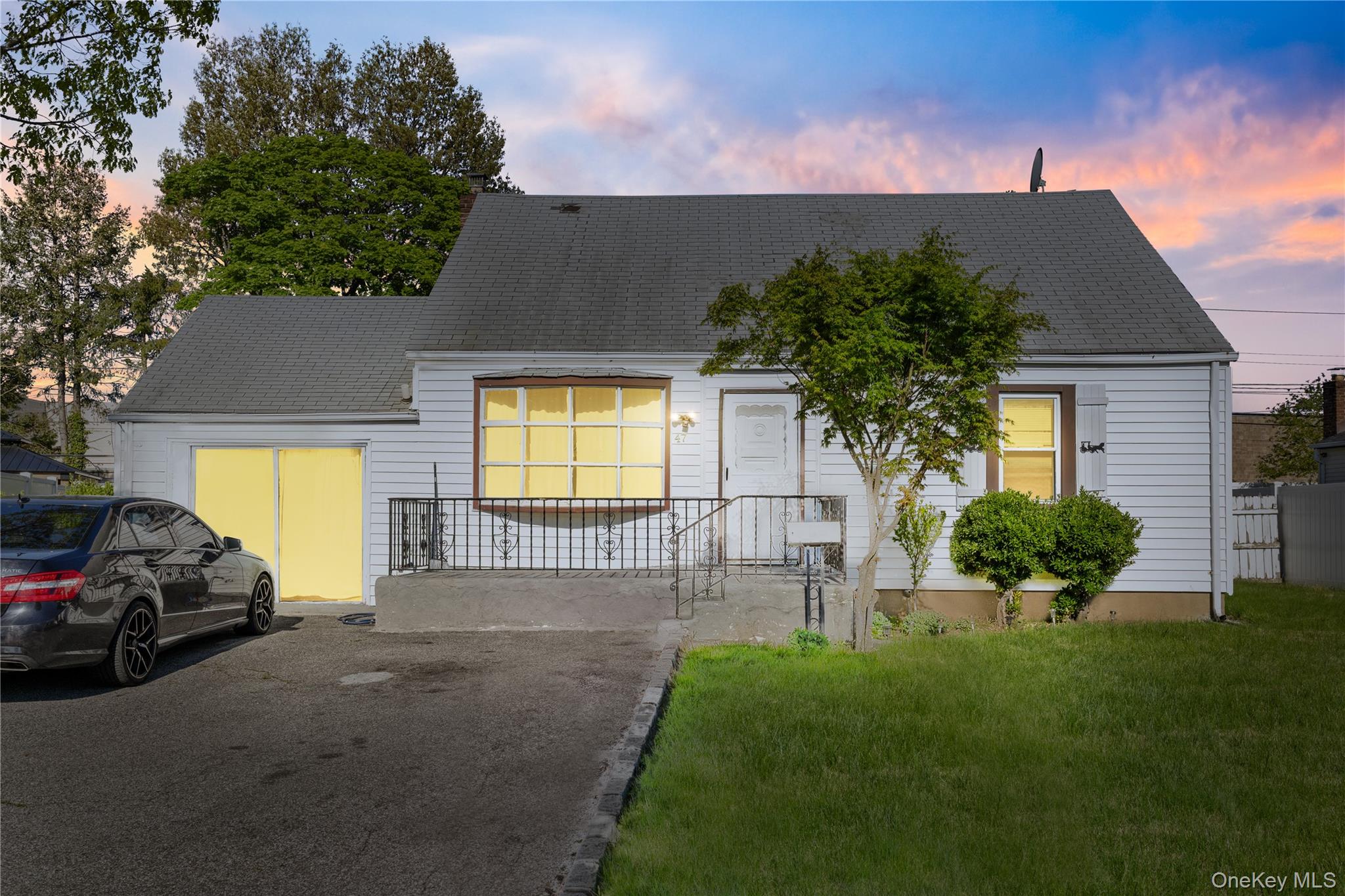 47 Cardinal Road Levittown, NY 11756 - Photo 1 of 15