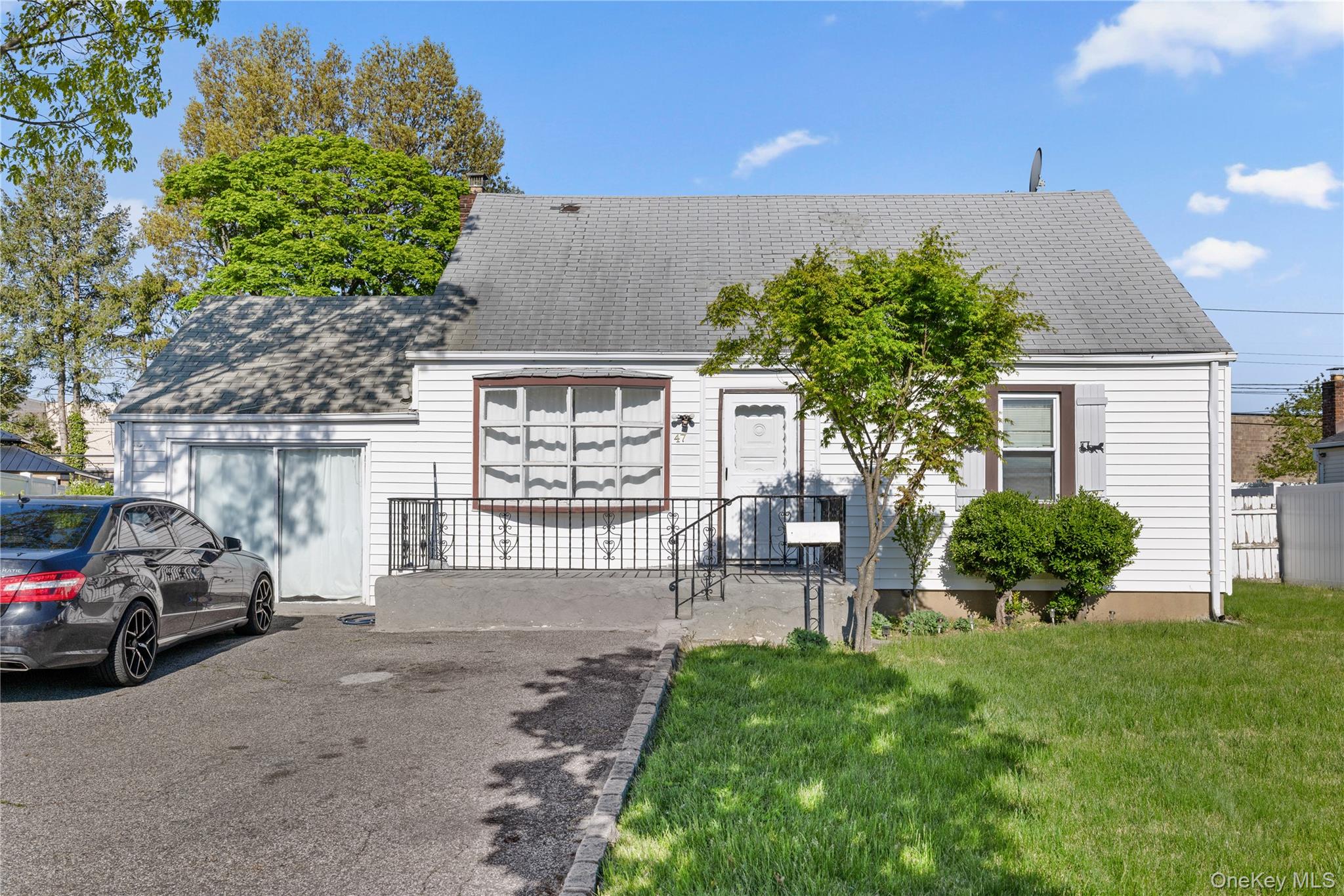 47 Cardinal Road Levittown, NY 11756 - Photo 2 of 15