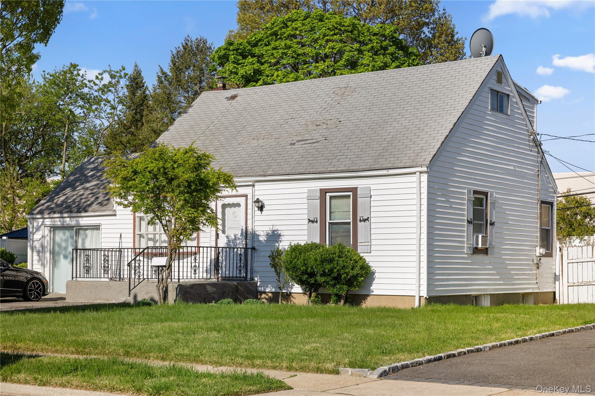47 Cardinal Road Levittown, NY 11756 - Photo 4 of 15