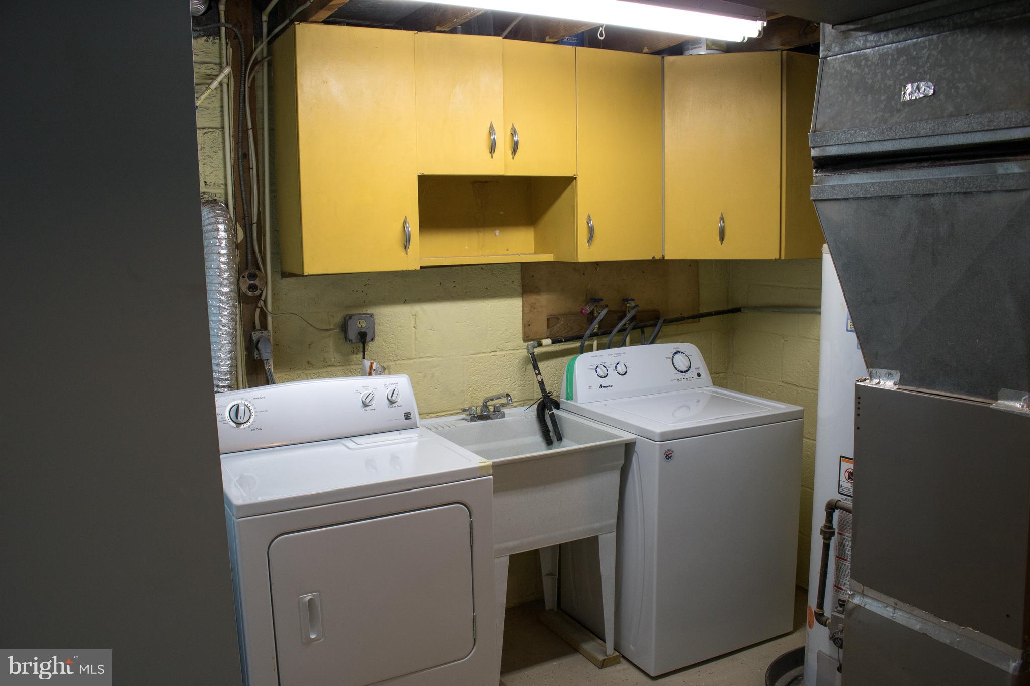 12111 Foley Street Silver Spring, MD 20902 - Photo 17 of 20 Laundray