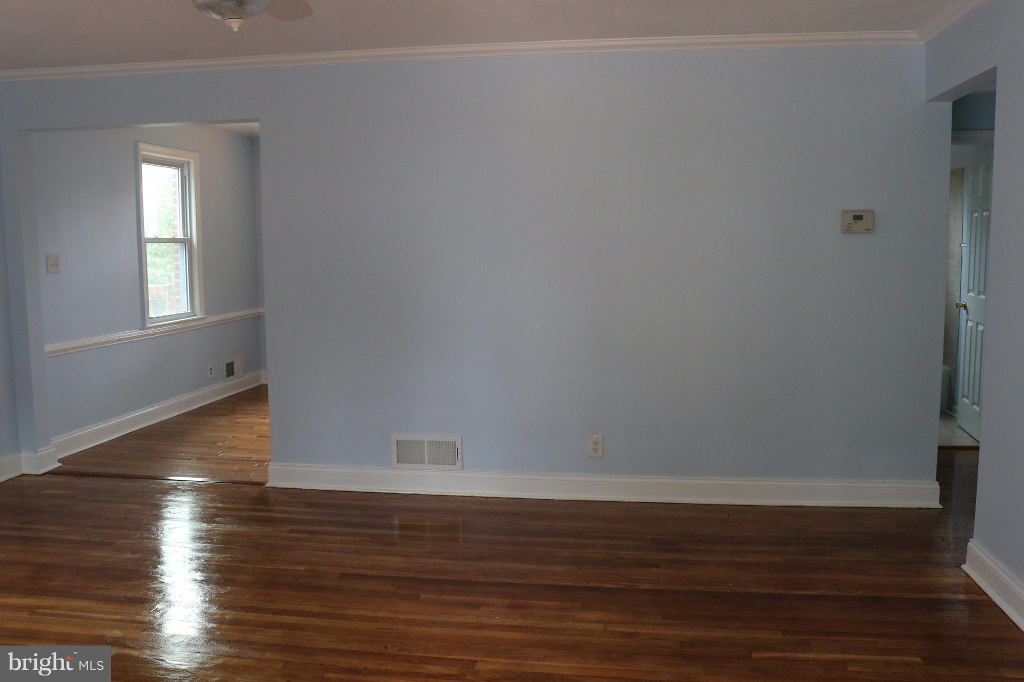 12111 Foley Street Silver Spring, MD 20902 - Photo 3 of 20 Living Room