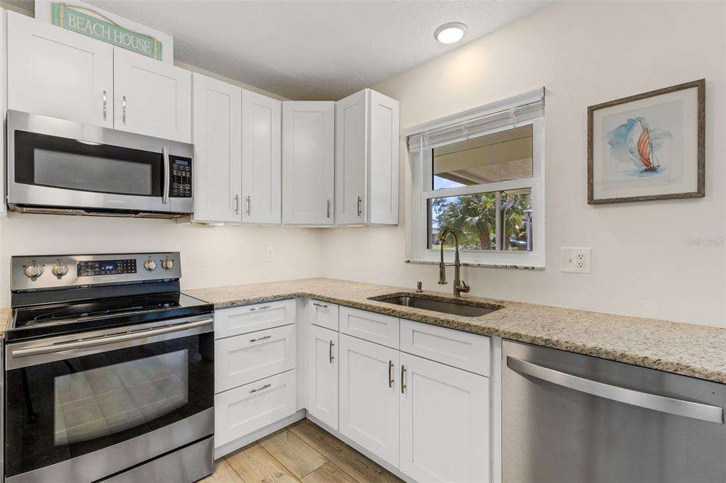 5231 Pompano Road Venice, FL 34293 - Photo 5 of 31