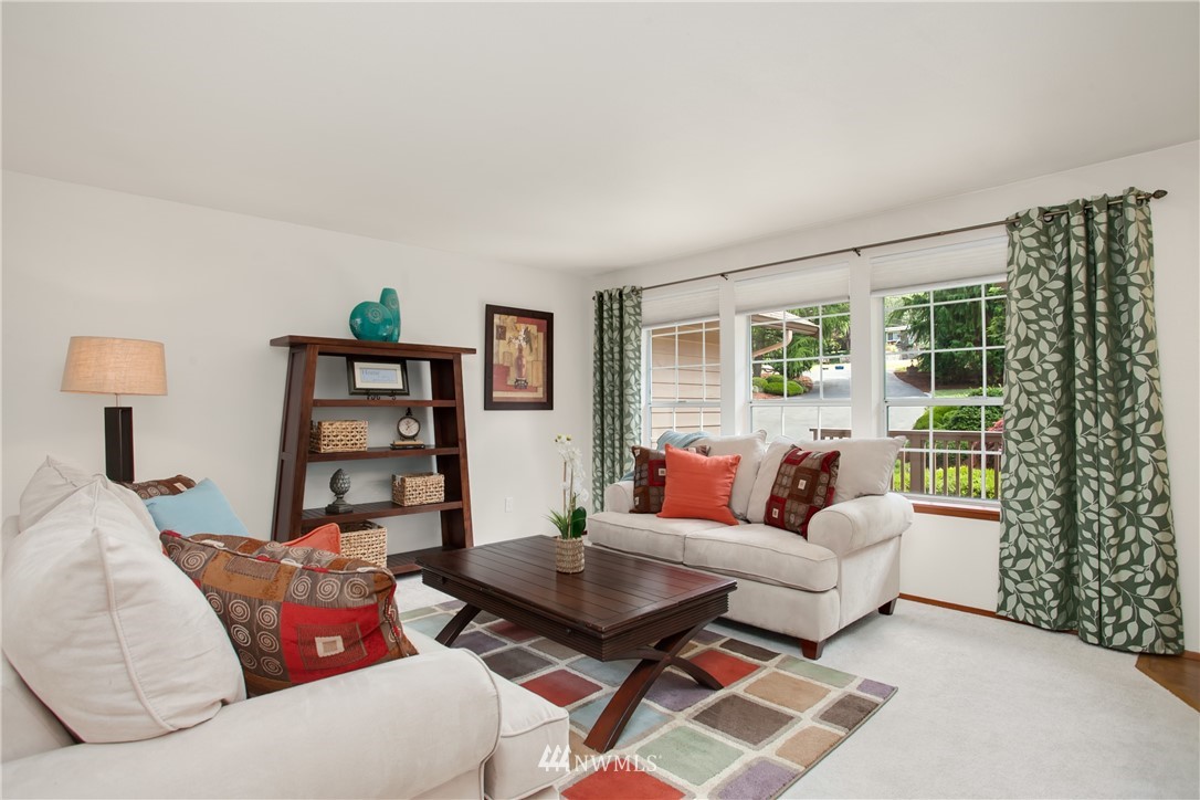 13633 183rd Avenue Southeast Renton, WA 98059 - Photo 6 of 25 Gallery Image 6