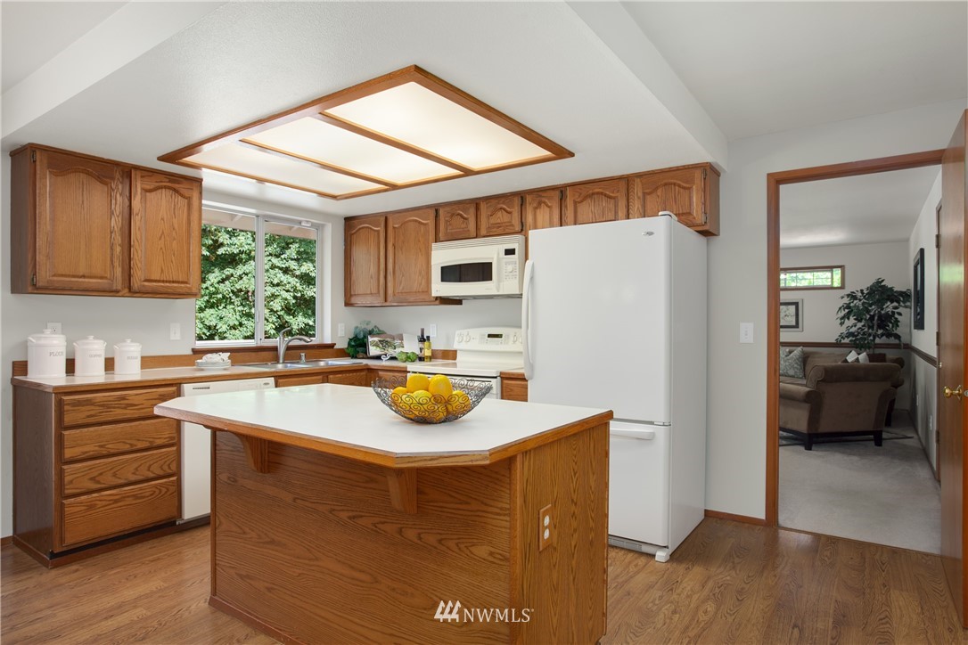 13633 183rd Avenue Southeast Renton, WA 98059 - Photo 9 of 25 Gallery Image 9