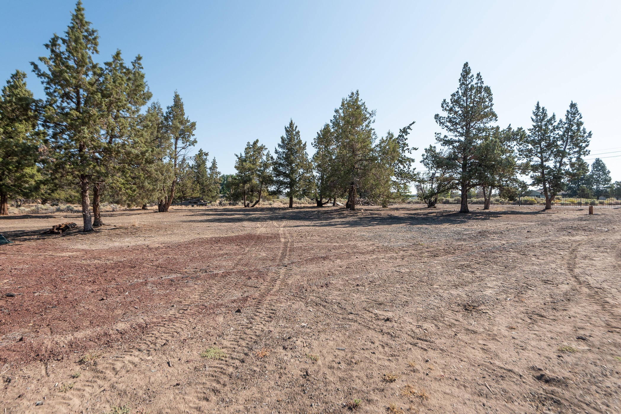 65025 Hunnell Road Bend, OR 97703 - Photo 46 of 50 47Side yard