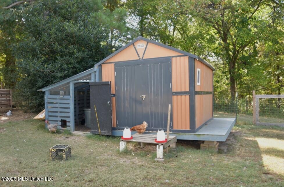 725 Shinault Road Byhalia, MS 38611 - Photo 26 of 39 Chicken House