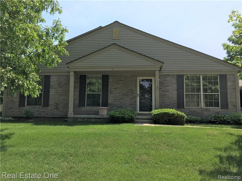 30 Pine Tree Ridge Waterford, MI 48327 - Photo 1 of 21