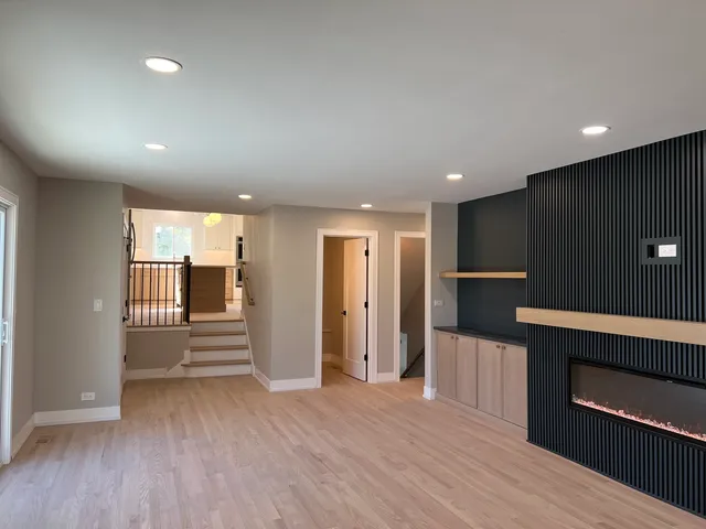 $1,100,000 | 705 Edgewood Avenue, Elmhurst, IL 60126