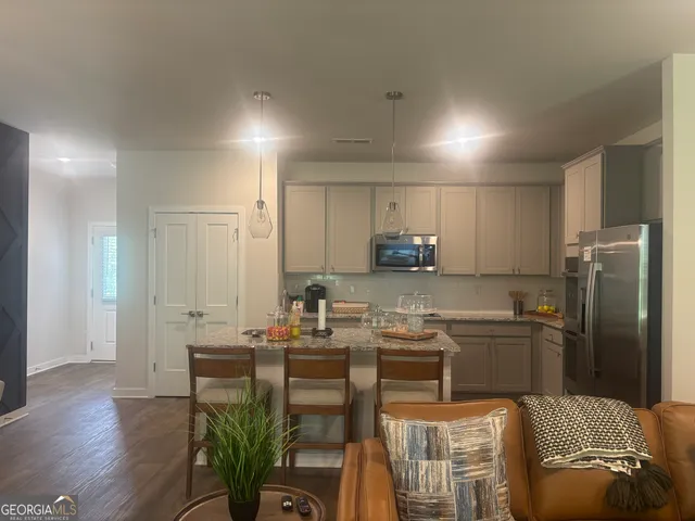 $305,075 | 302 Glenhaven Drive, Unit 2D, LaGrange, GA 30241