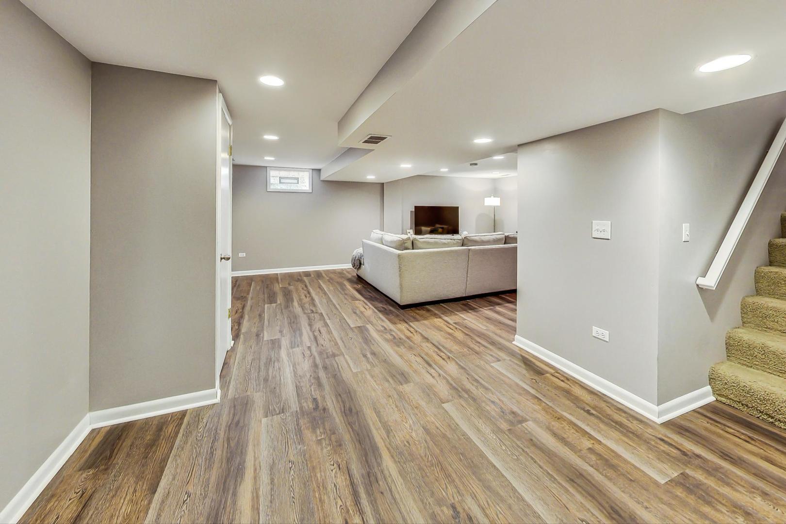 820 Sunset Road Wheaton, IL 60189 - Photo 17 of 32 a view of kitchen with sink and refrigerator
