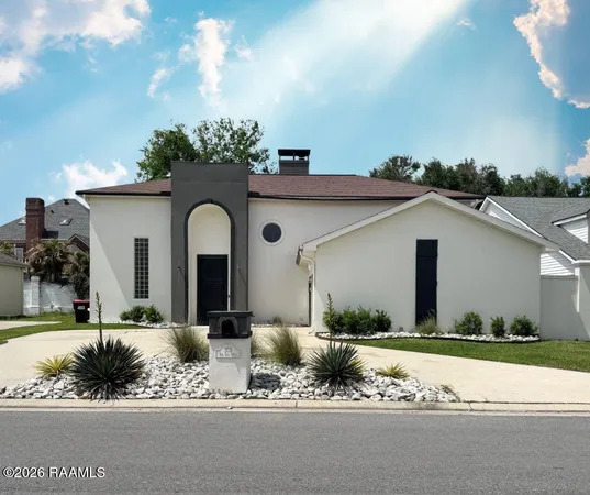 $368,000 | 305 Redoak Circle, Lafayette, LA 70506