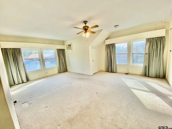 $129,000 | 102 North Gordon Drive, Crockett, TX 75835