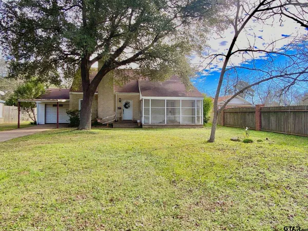 $129,000 | 102 North Gordon Drive, Crockett, TX 75835