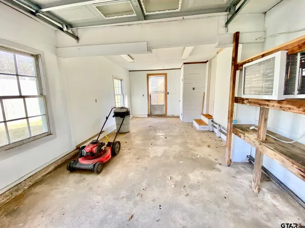 $129,000 | 102 North Gordon Drive, Crockett, TX 75835