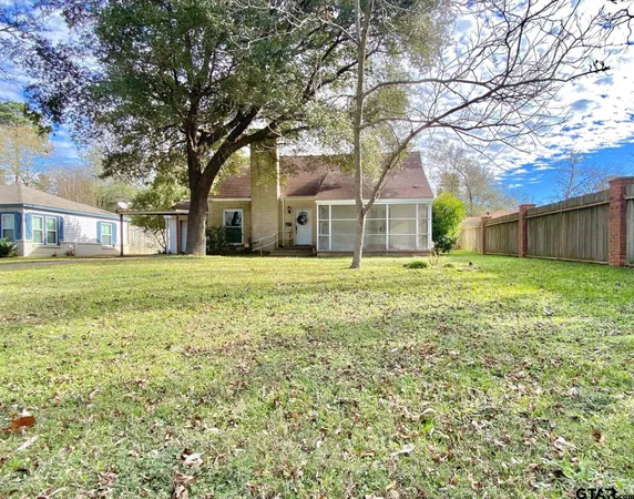 $129,000 | 102 North Gordon Drive, Crockett, TX 75835