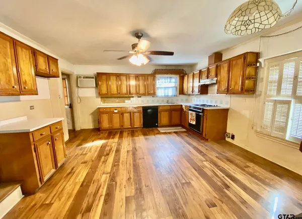 $129,000 | 102 North Gordon Drive, Crockett, TX 75835